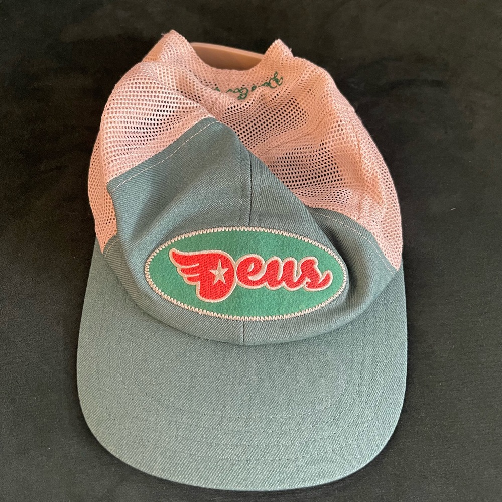 Deus Ex Machina trucker hat